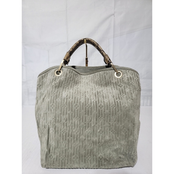 Louis Vuitton Limited Edition Whisper Bag Monogram Suede & Python GM - Picture 5 of 13